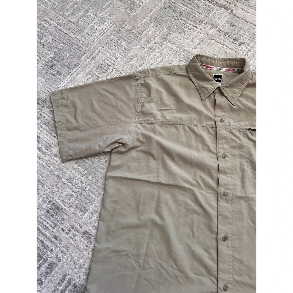 The North Face Tekware Technology Mens XL Beige Short Sleeve Shirt